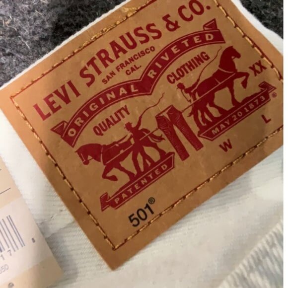 NWT Levi’s 501 White Tie Dye High Rise Fray Bottom Shorts Size 31 - Picture 6 of 6